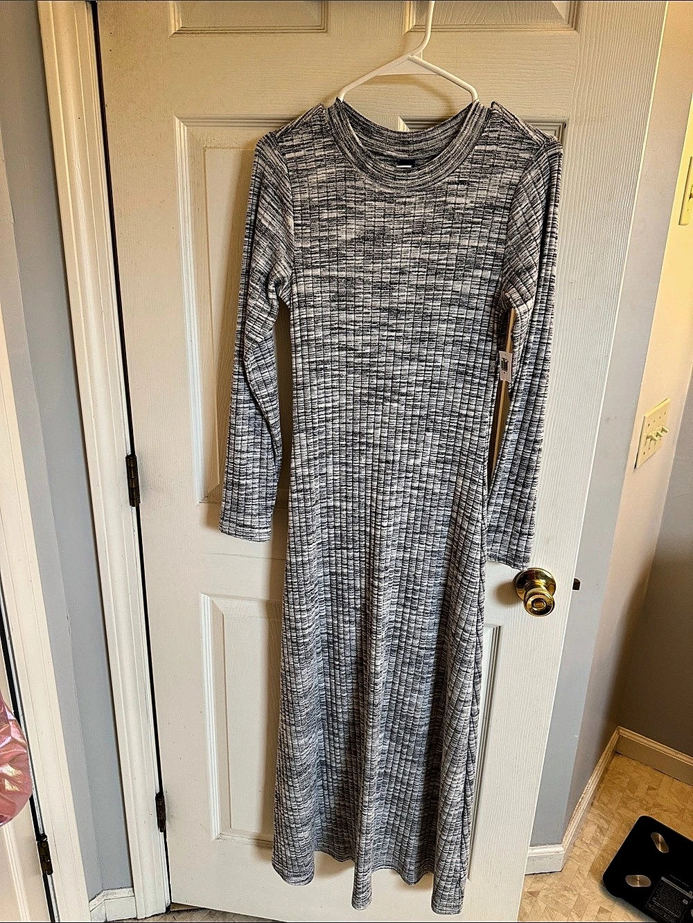 Old Navy Fit & Flare Rib-Knit Maxi Dress Gray & White Medium